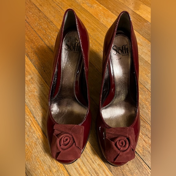 Women’s Sofft heels. Dark red patent leather. Size 8 - Picture 3 of 8